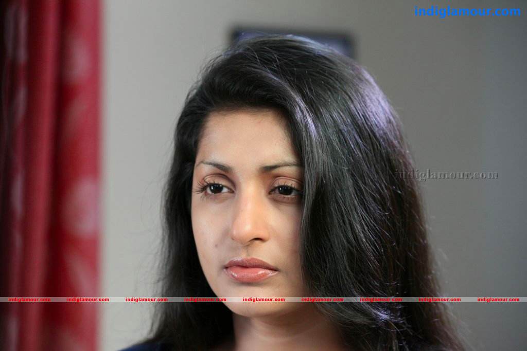 Ms Lekha Tharoor Kannunath Movie hd photo