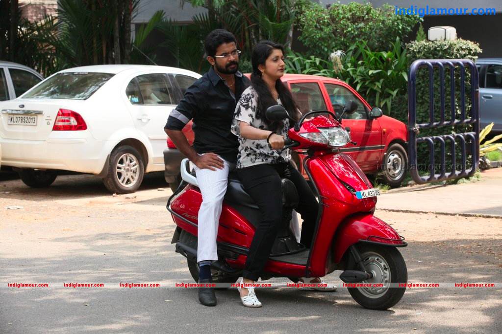 Ms Lekha Tharoor Kannunath Movie hd photo