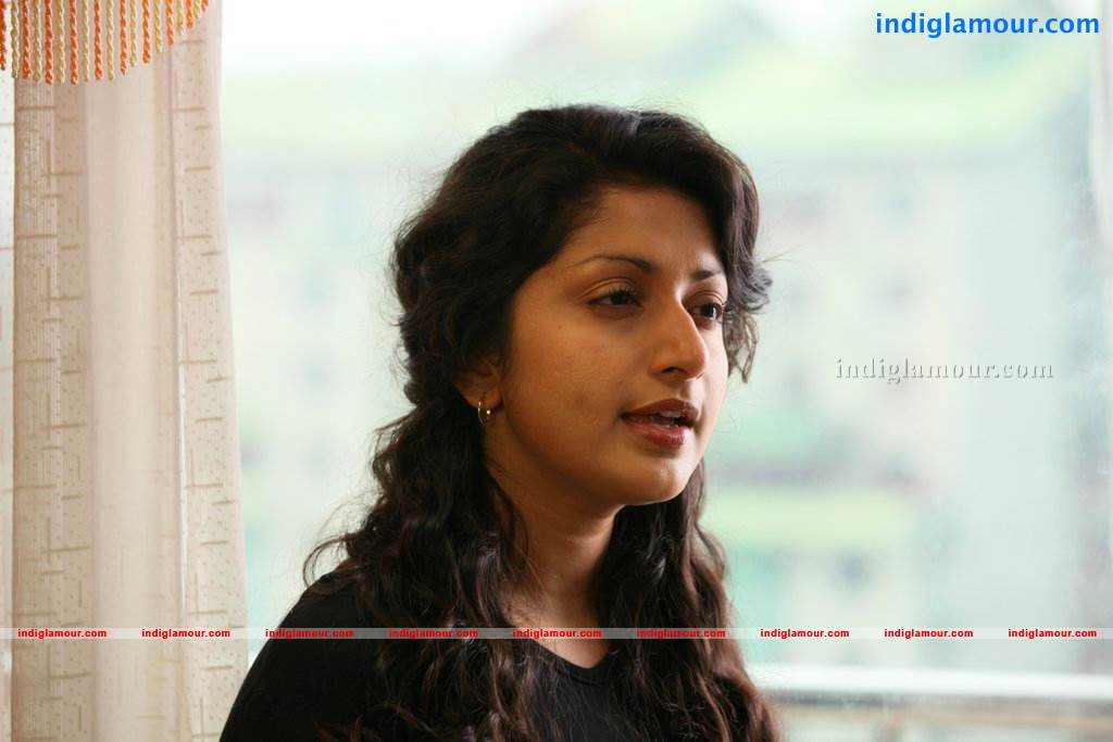 Ms Lekha Tharoor Kannunath Movie hd photo