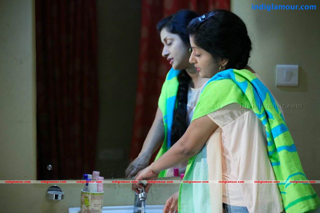Ms Lekha Tharoor Kannunath Movie hd photo