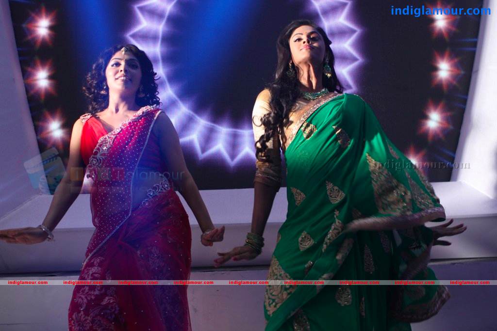 Kammath And Kammath Movie hd photo