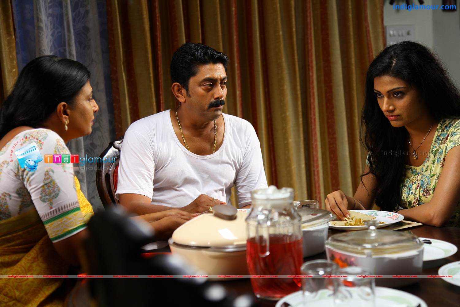 Crocodile Love Story Movie hd photo