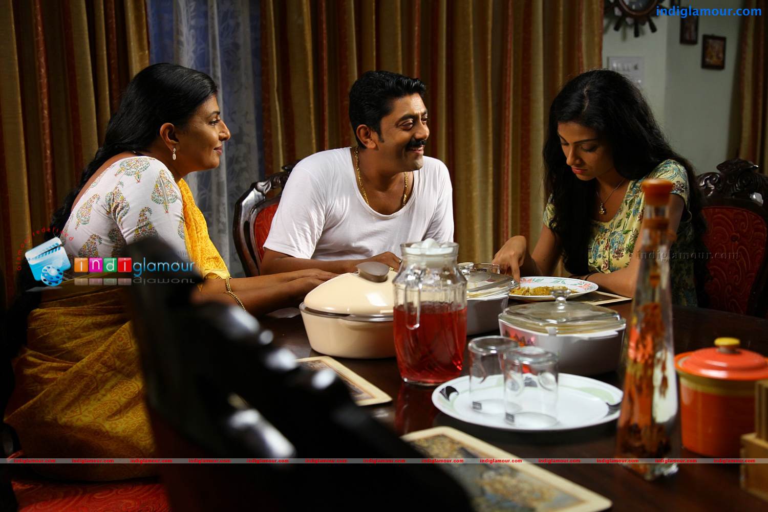 Crocodile Love Story Movie hd photo