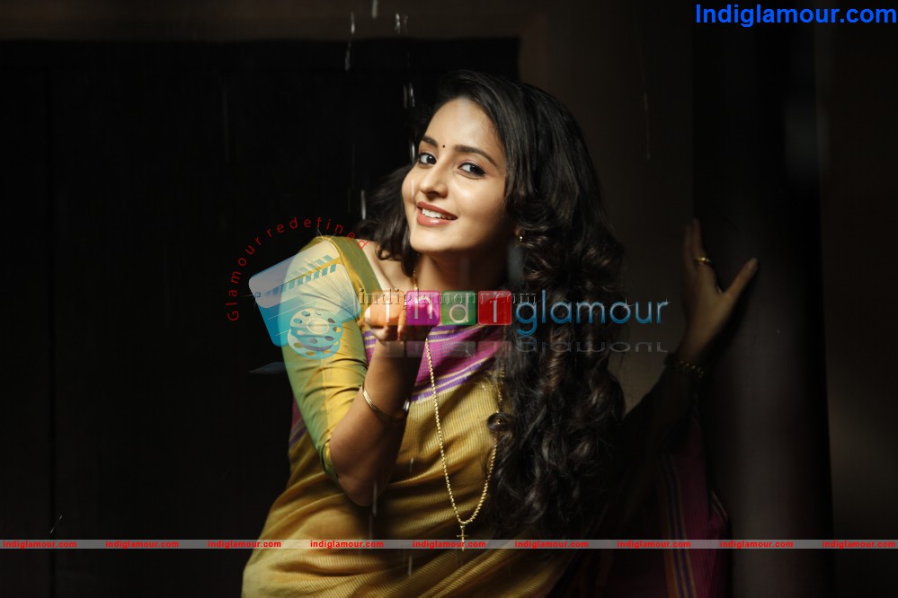 100 Degree Celsius Movie hd photo