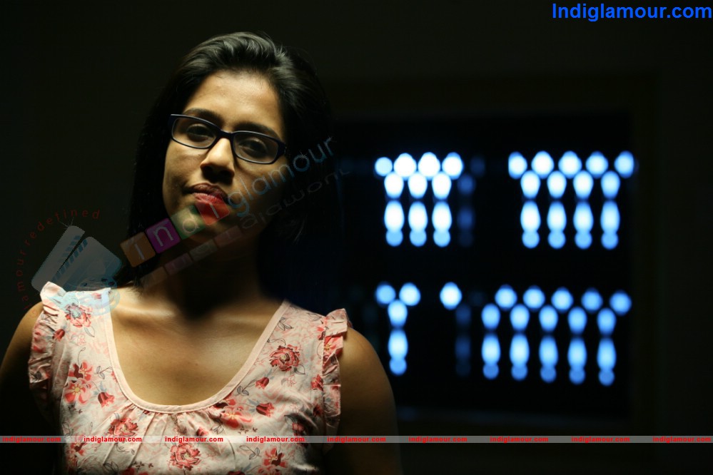 Otta Oruthiyum Sheriyalla Movie hd photo