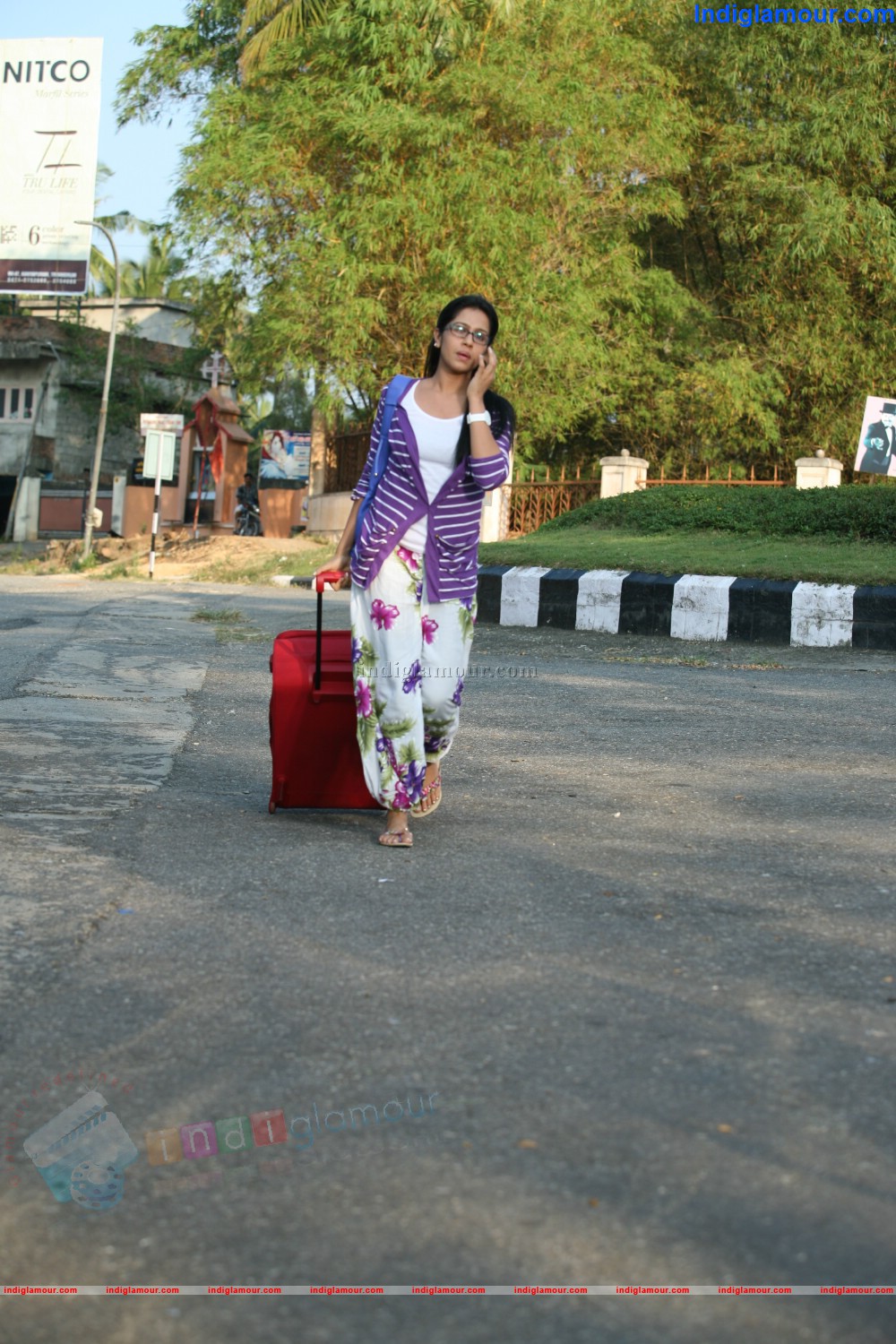Otta Oruthiyum Sheriyalla Movie hd photo