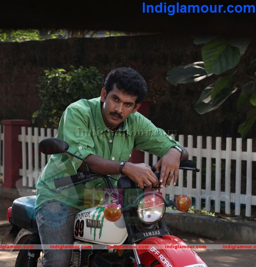Aan Piranna Veedu Movie hd photo