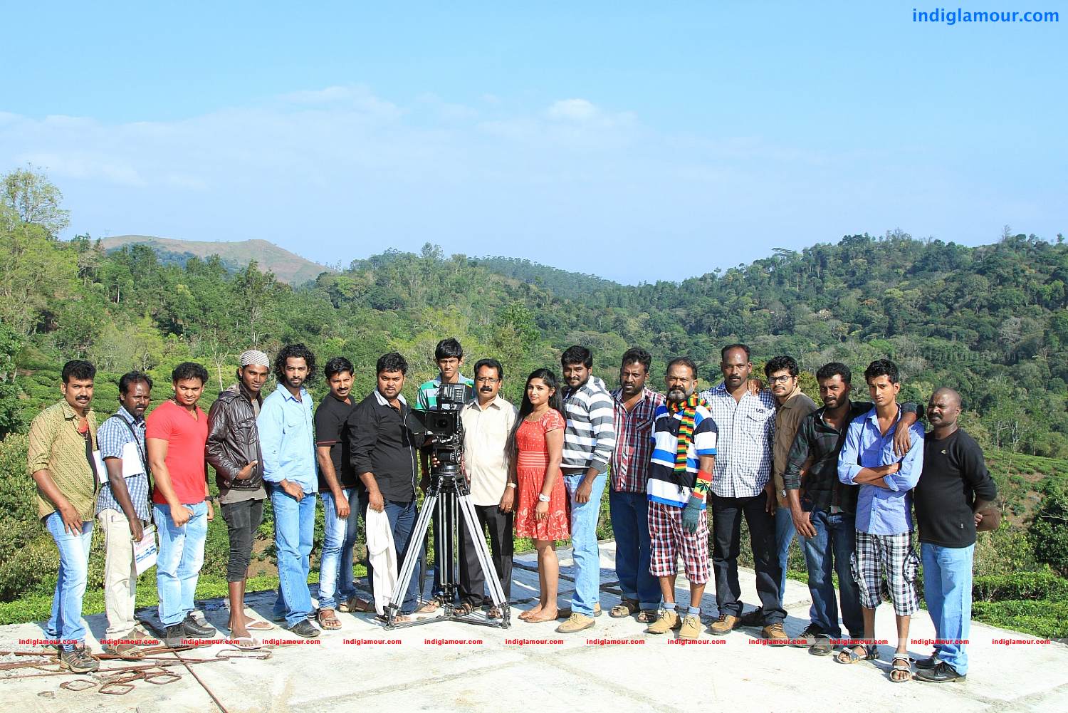 Oru Penkuttyum 3 Kaamukanmarum Movie hd photo