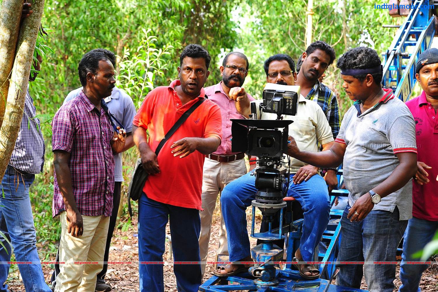 Oru Penkuttyum 3 Kaamukanmarum Movie hd photo