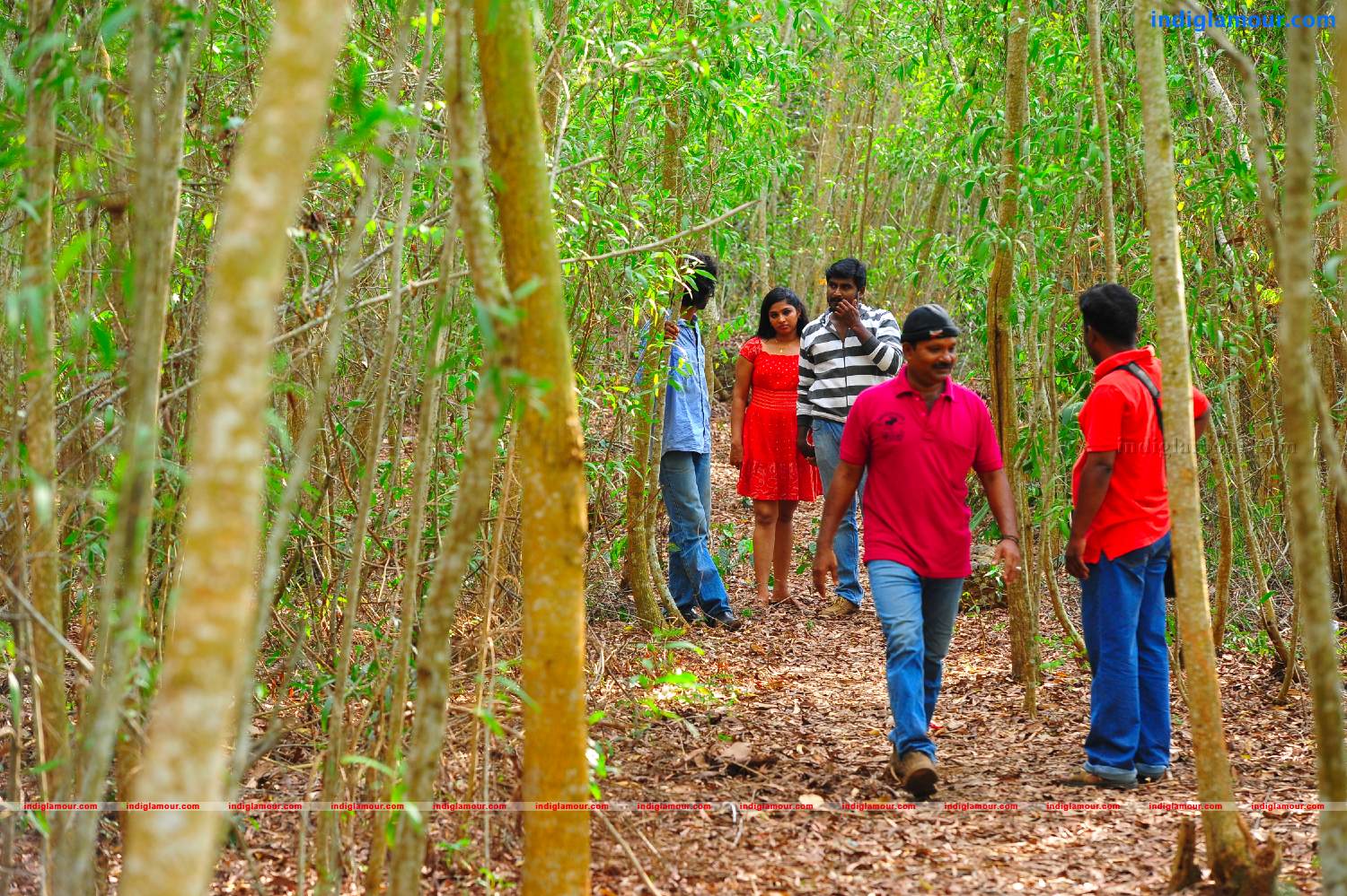 Oru Penkuttyum 3 Kaamukanmarum Movie hd photo