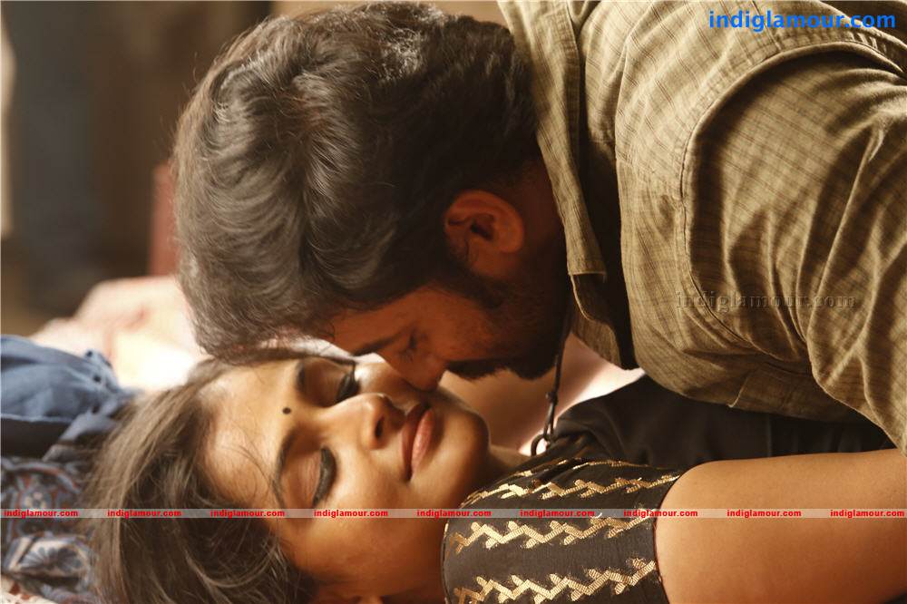 Pathiramanal Movie hd photo