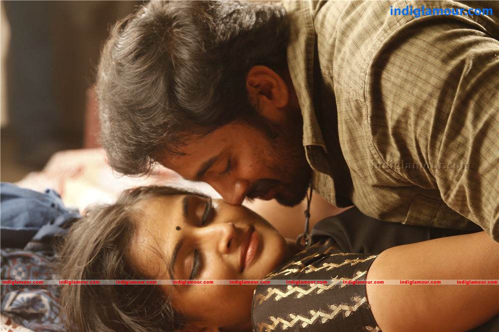 Pathiramanal Movie hd photo