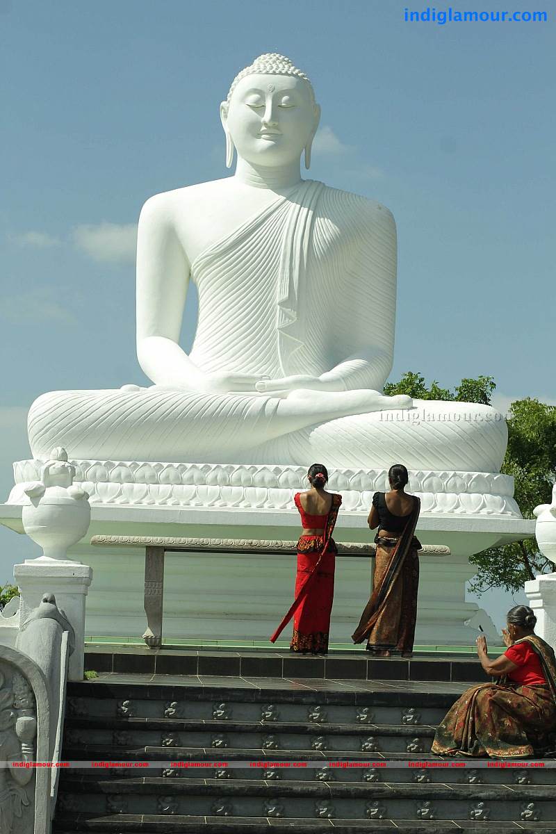 Ems Sum Penkuttyum Movie hd photo