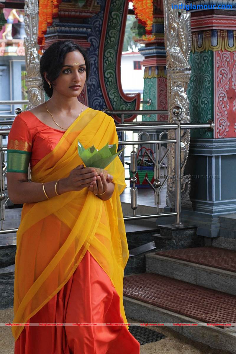 Ems Sum Penkuttyum Movie hd photo