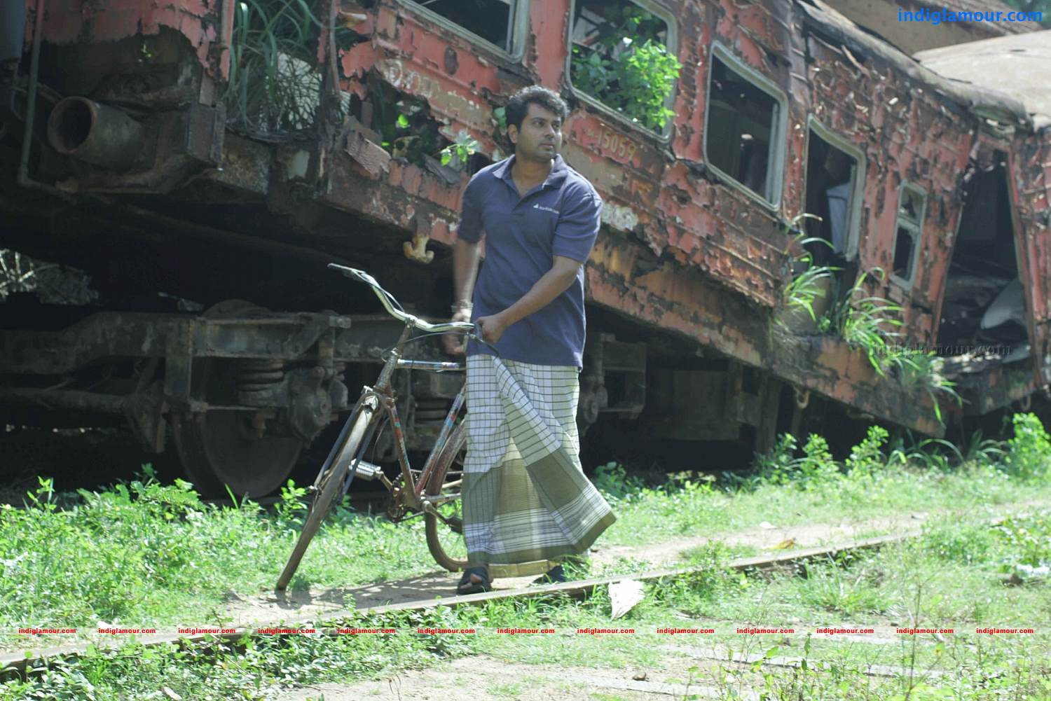 Ems Sum Penkuttyum Movie hd photo