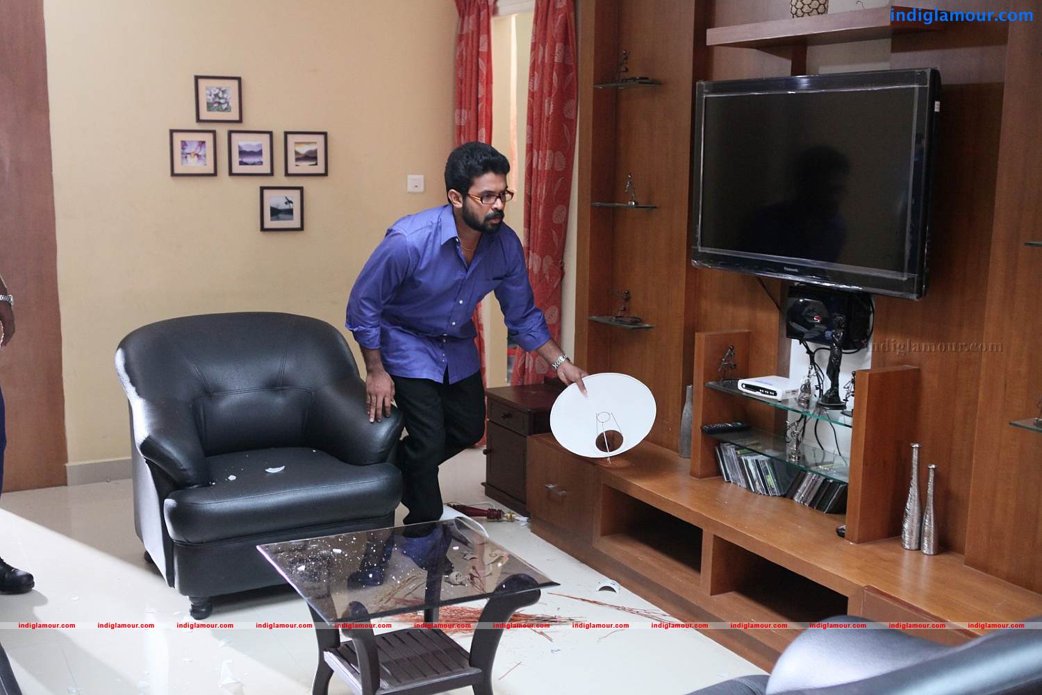 Ms Lekha Tharoor Kannunath Movie hd photo