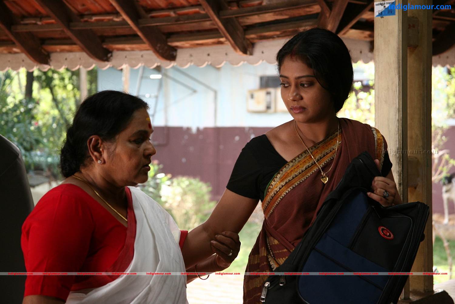 Vallatha Pahayan Movie hd photo