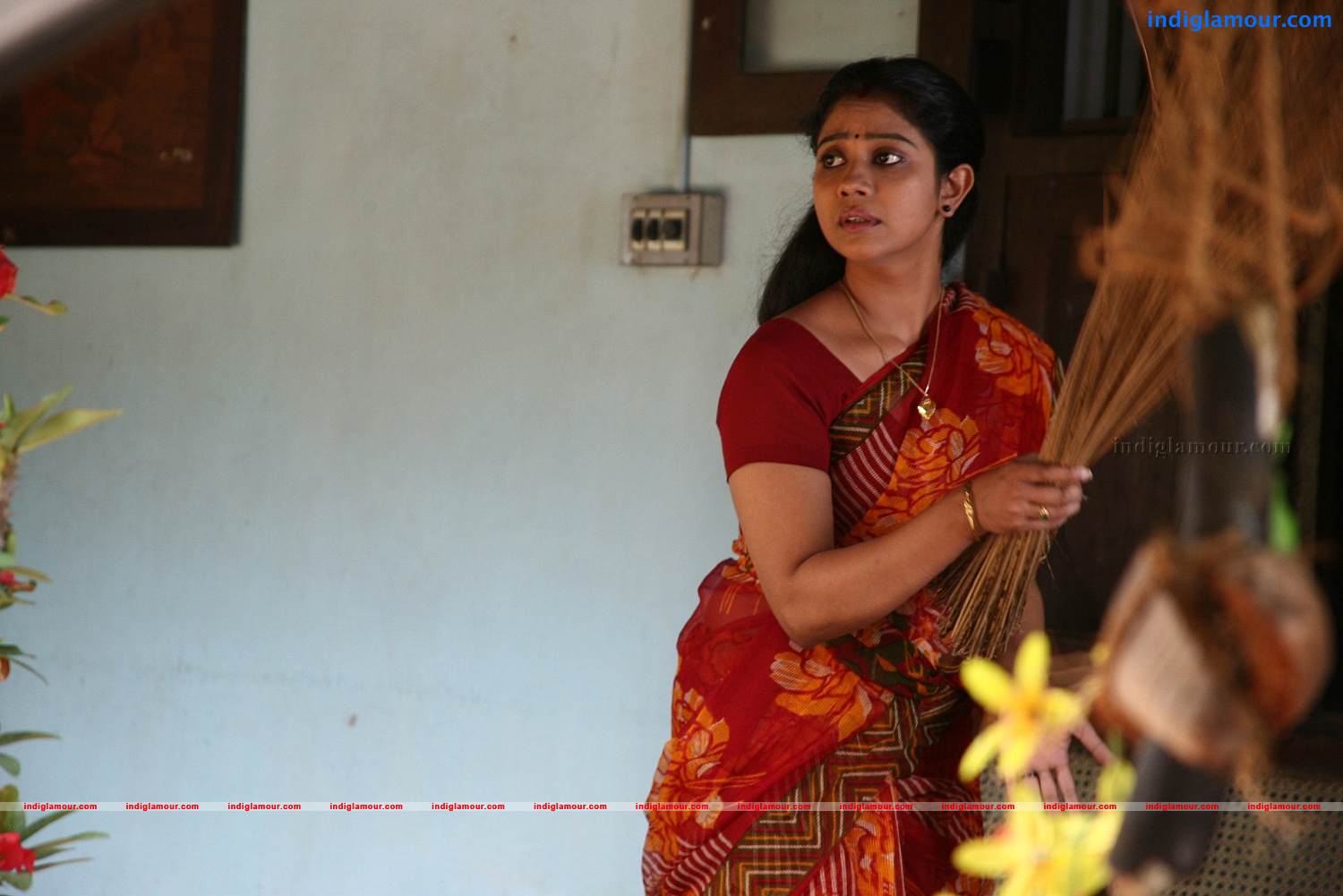 Vallatha Pahayan Movie hd photo
