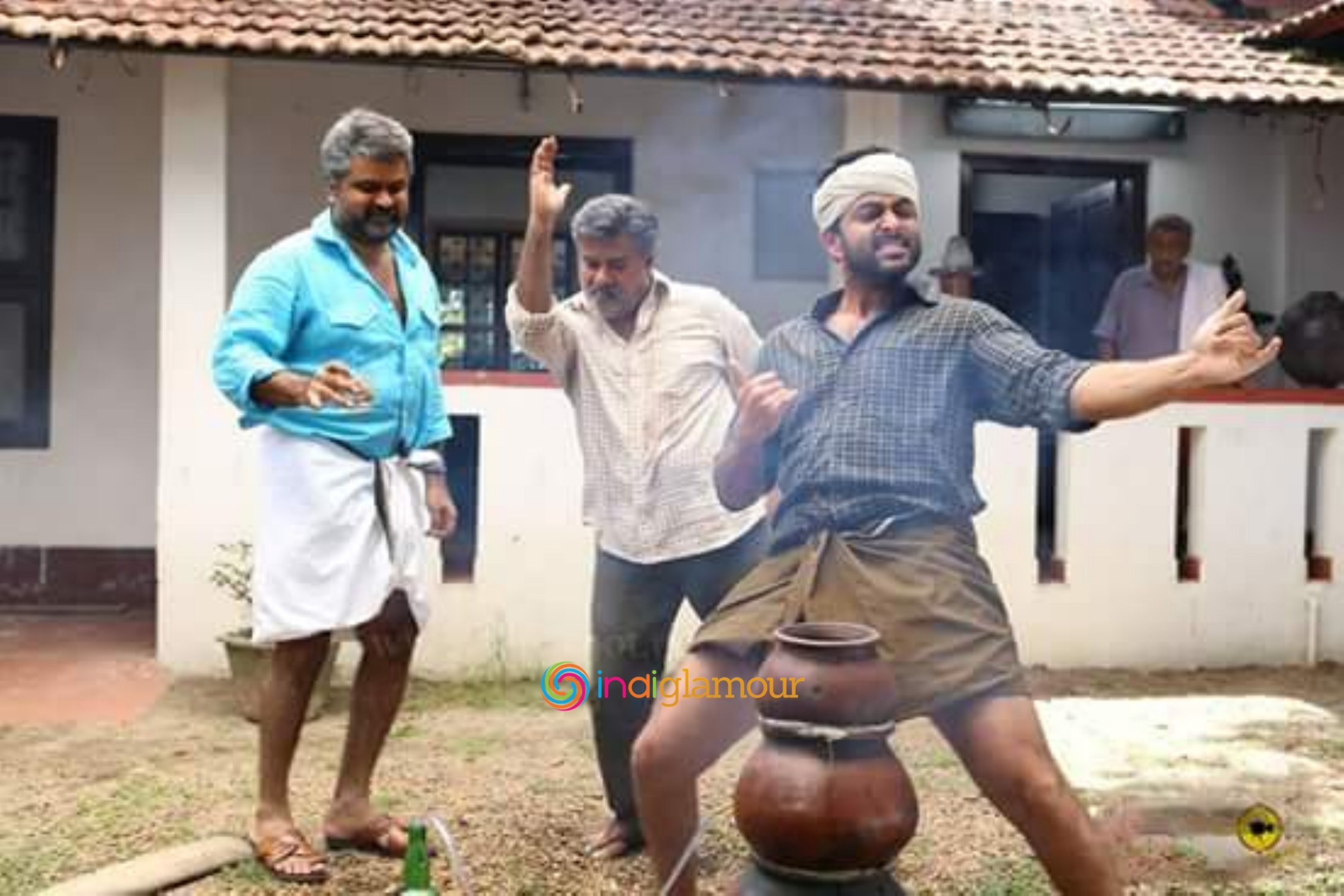 Pavada Movie hd photo