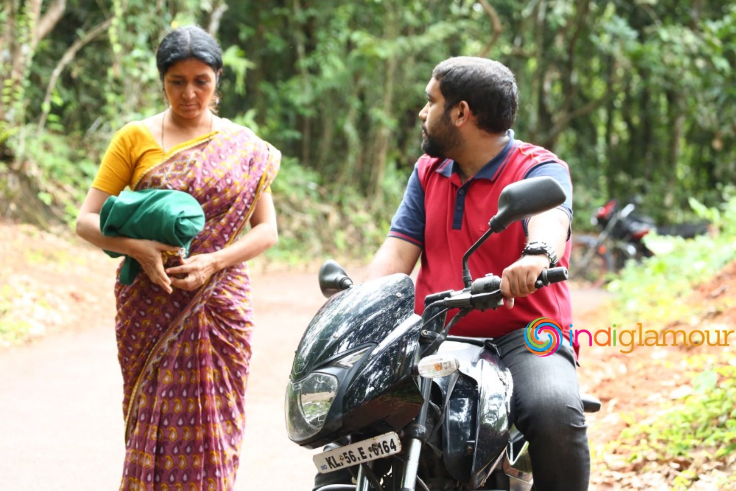Akashathinum Bhoomikkum Idayil Movie hd photo