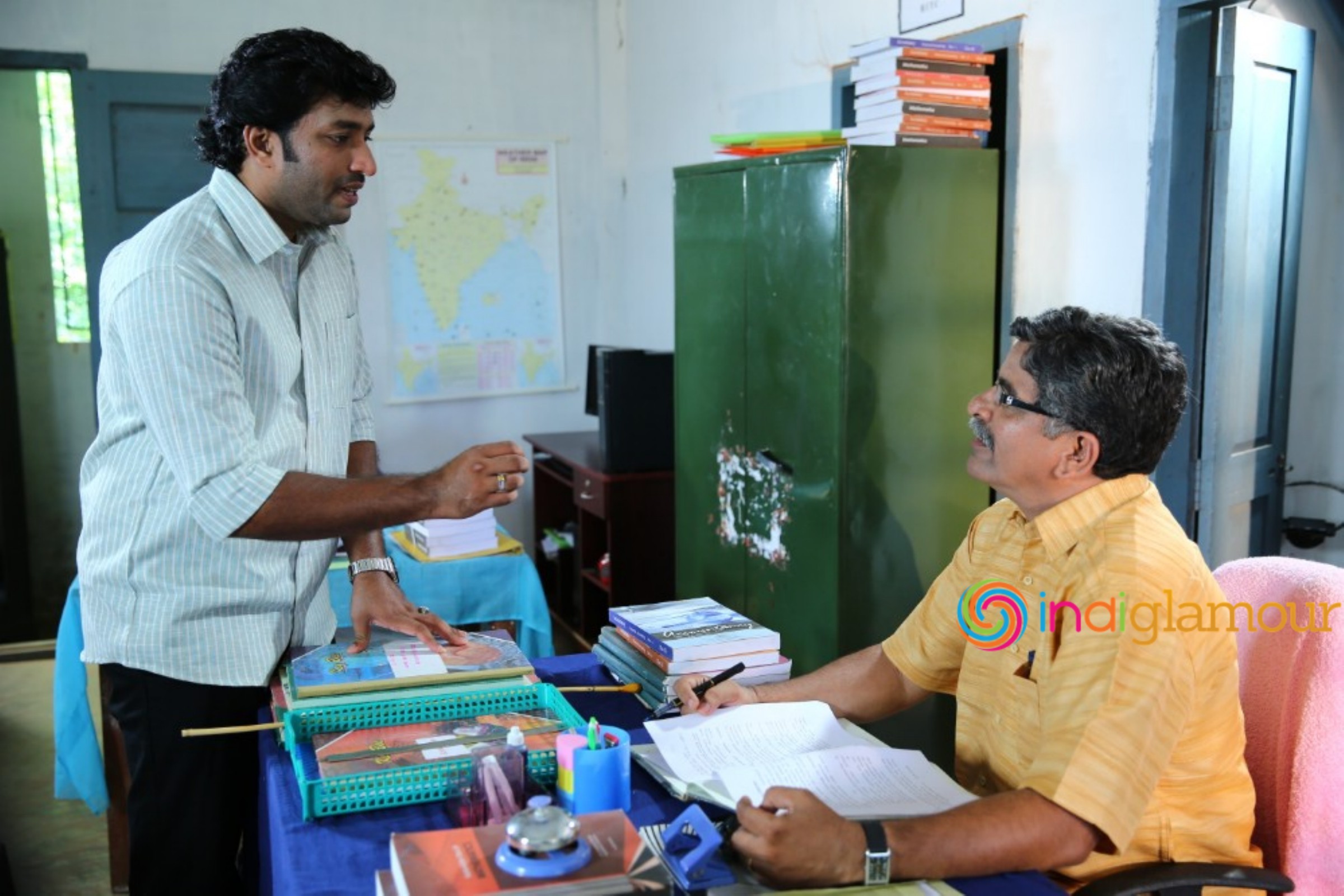 Akashathinum Bhoomikkum Idayil Movie hd photo