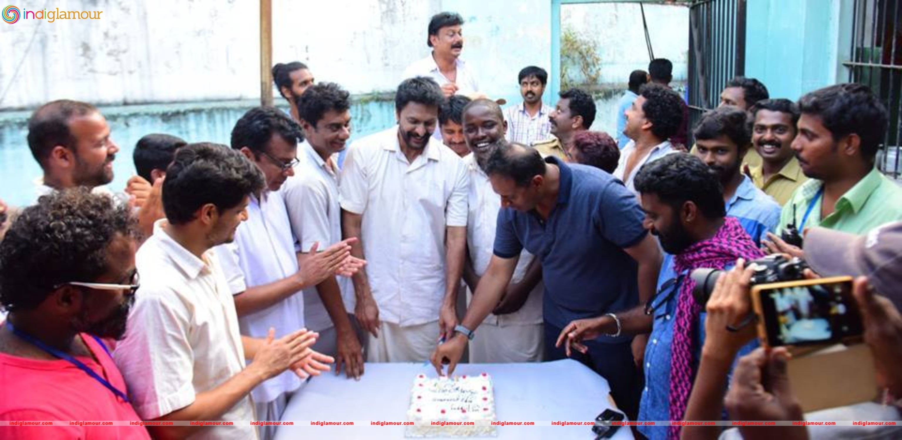 Karinkunnam Sixes Movie hd photo