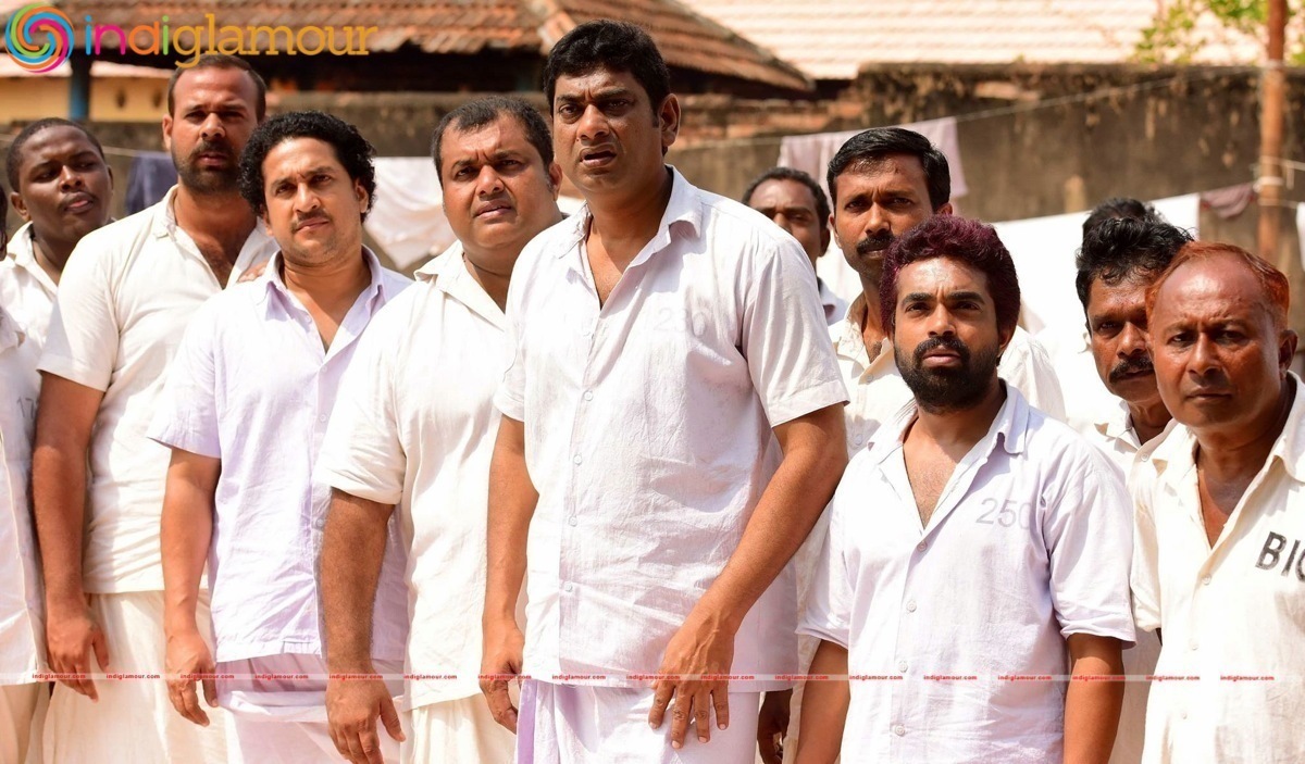 Karinkunnam Sixes Movie hd photo
