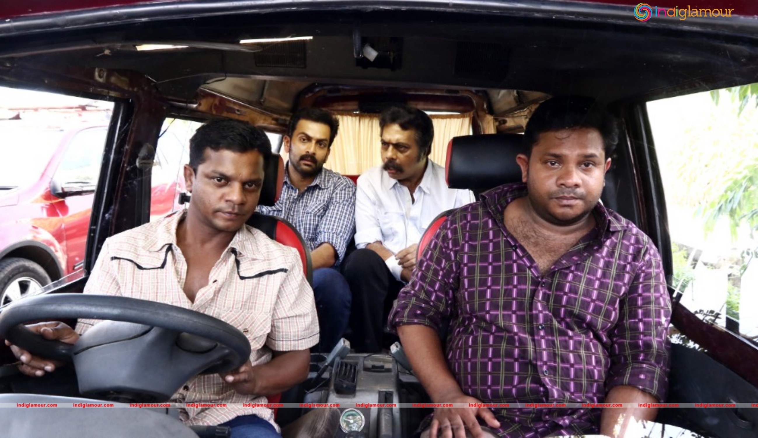 Darvinte Parinamam Movie hd photo