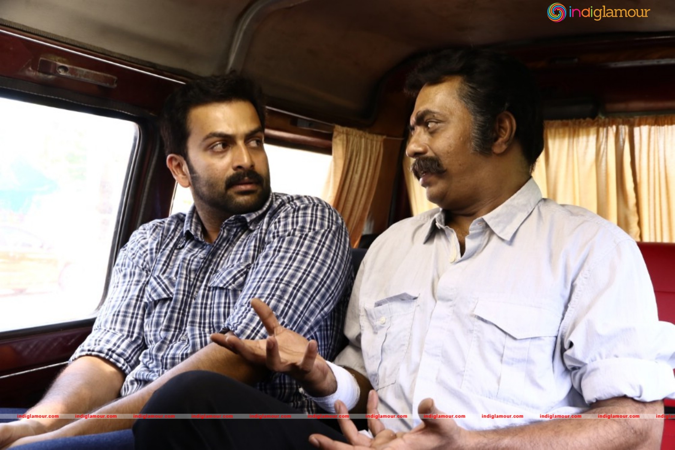 Darvinte Parinamam Movie hd photo