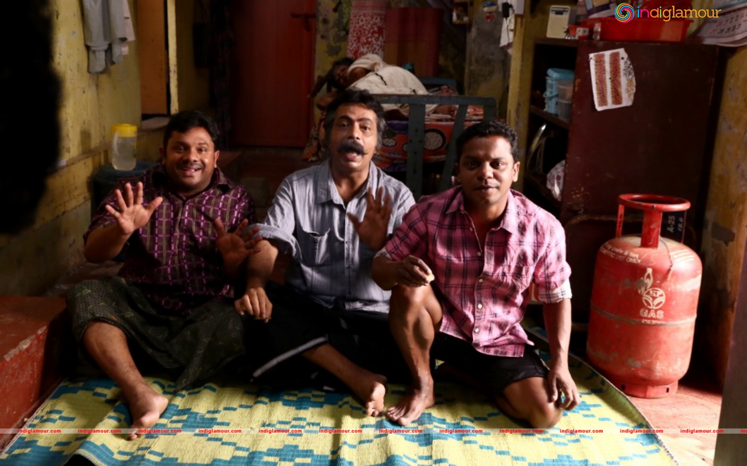 Darvinte Parinamam Movie hd photo