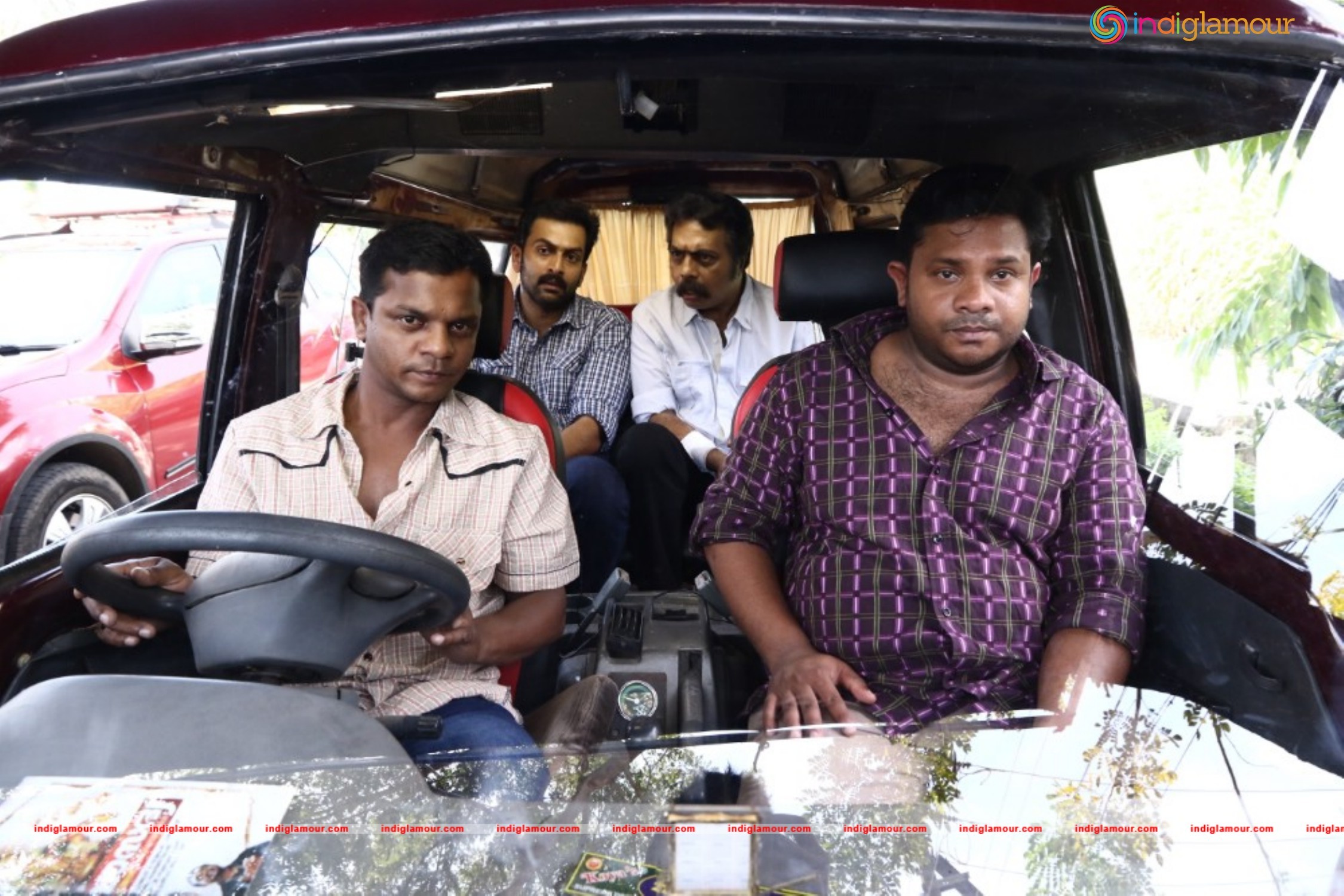 Darvinte Parinamam Movie hd photo