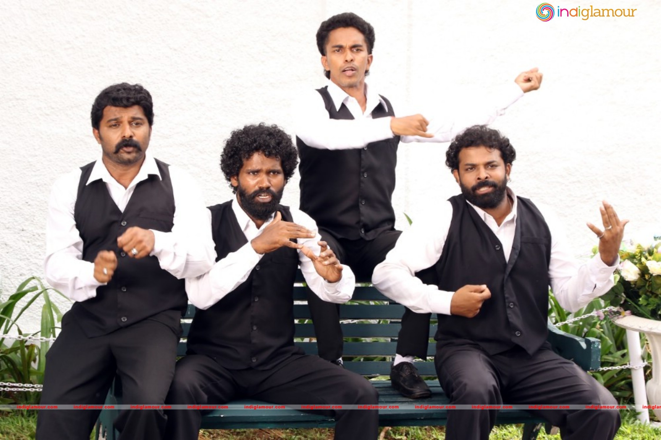 Darvinte Parinamam Movie hd photo
