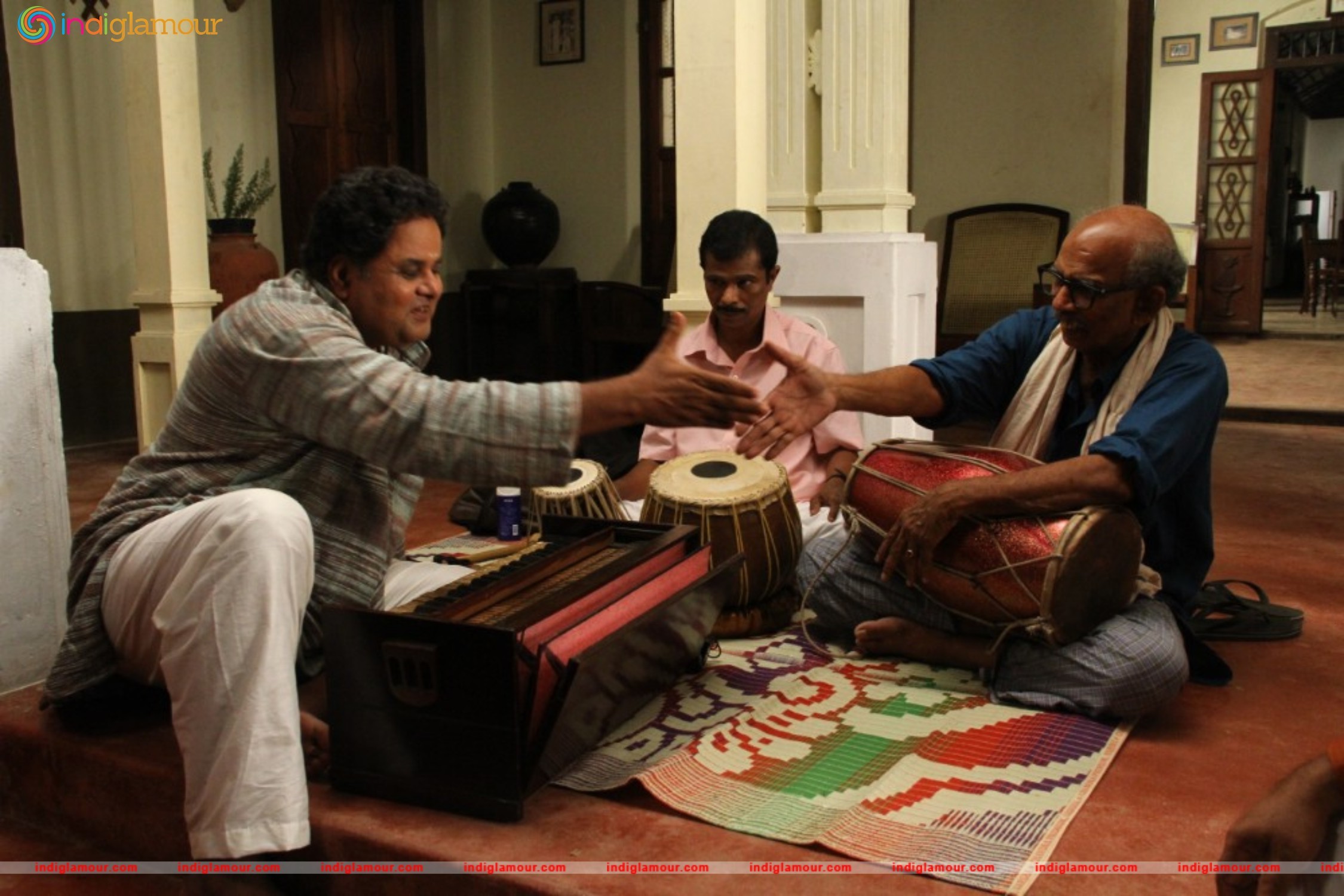 Sukhamayirikkatte Movie hd photo