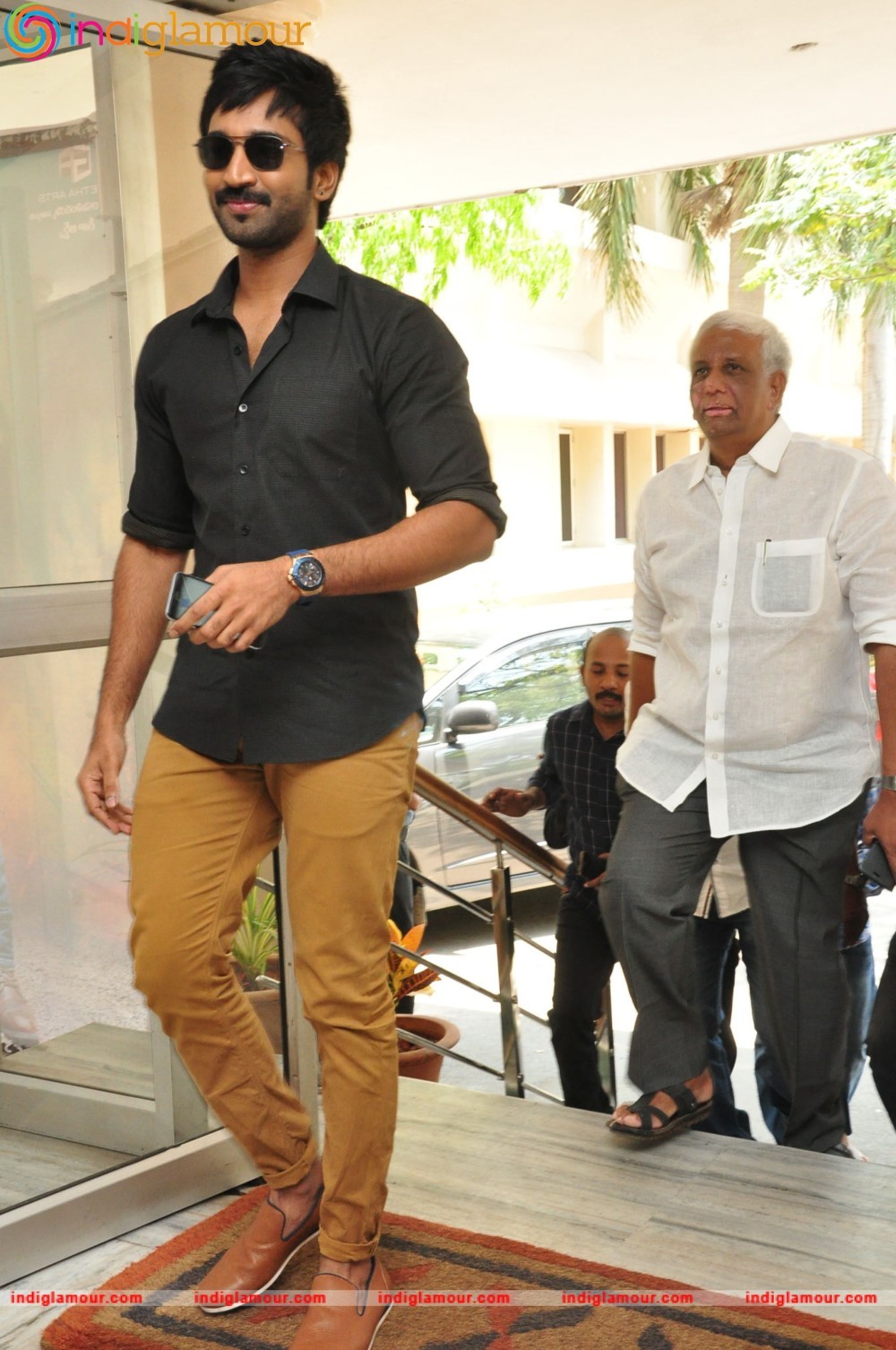 Aadhi Actor hd photo