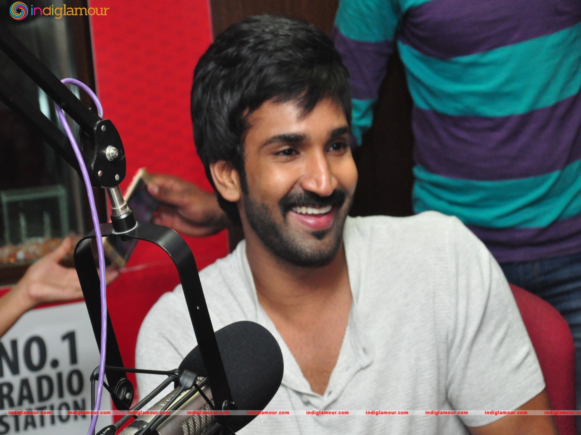 Aadhi Actor hd photo
