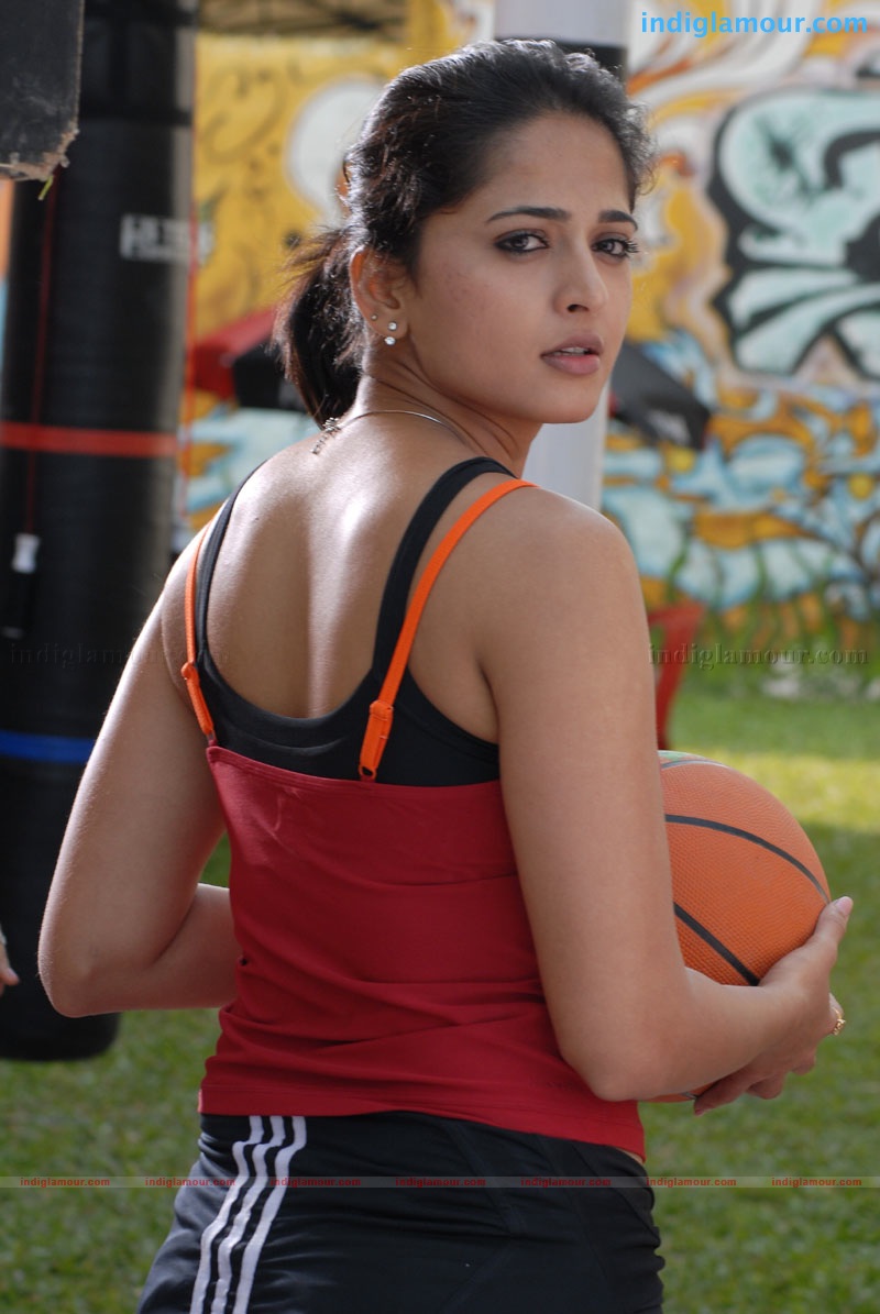 Anushka Actress hd photo