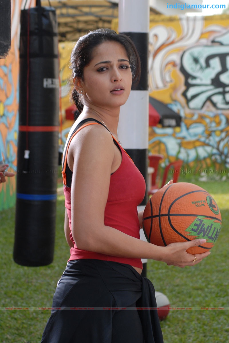 Anushka Actress hd photo