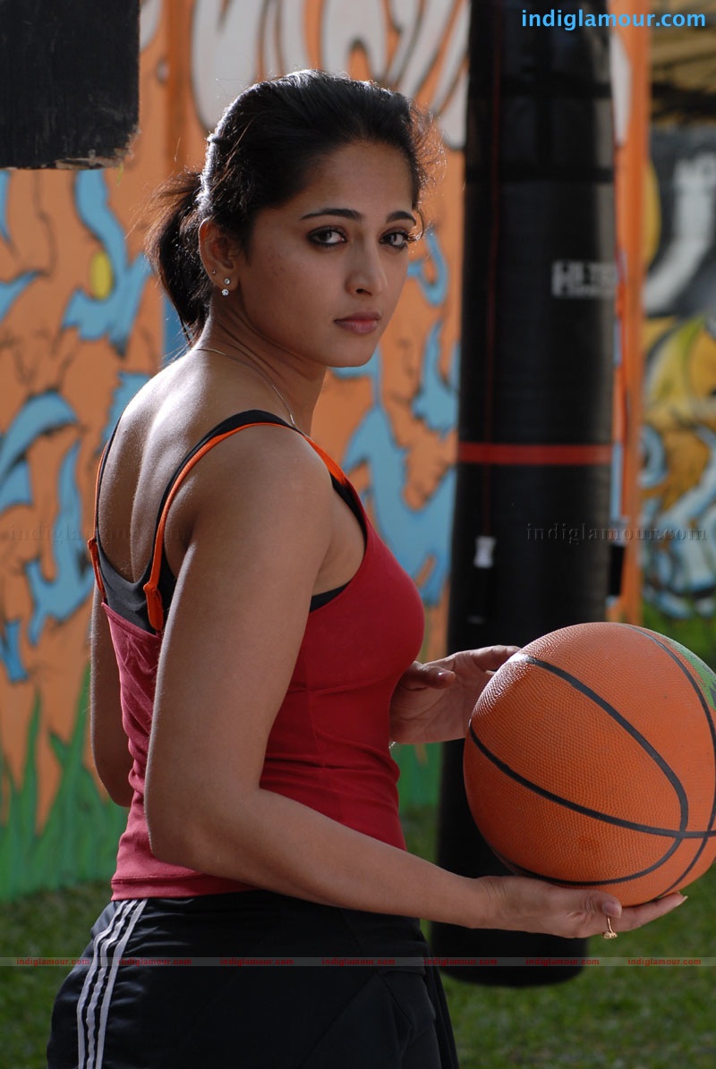 Anushka Actress hd photo