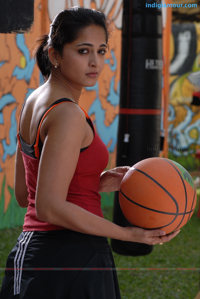 Anushka Actress hd photo