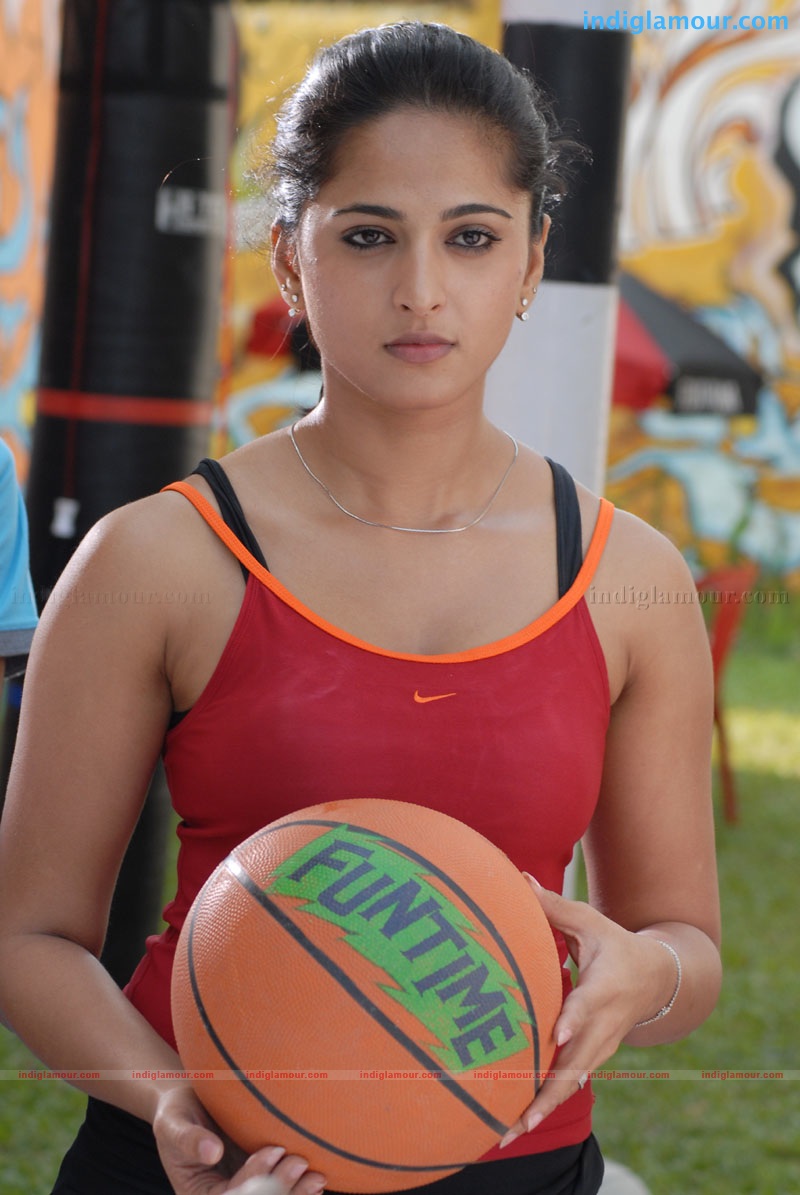 Anushka Actress hd photo