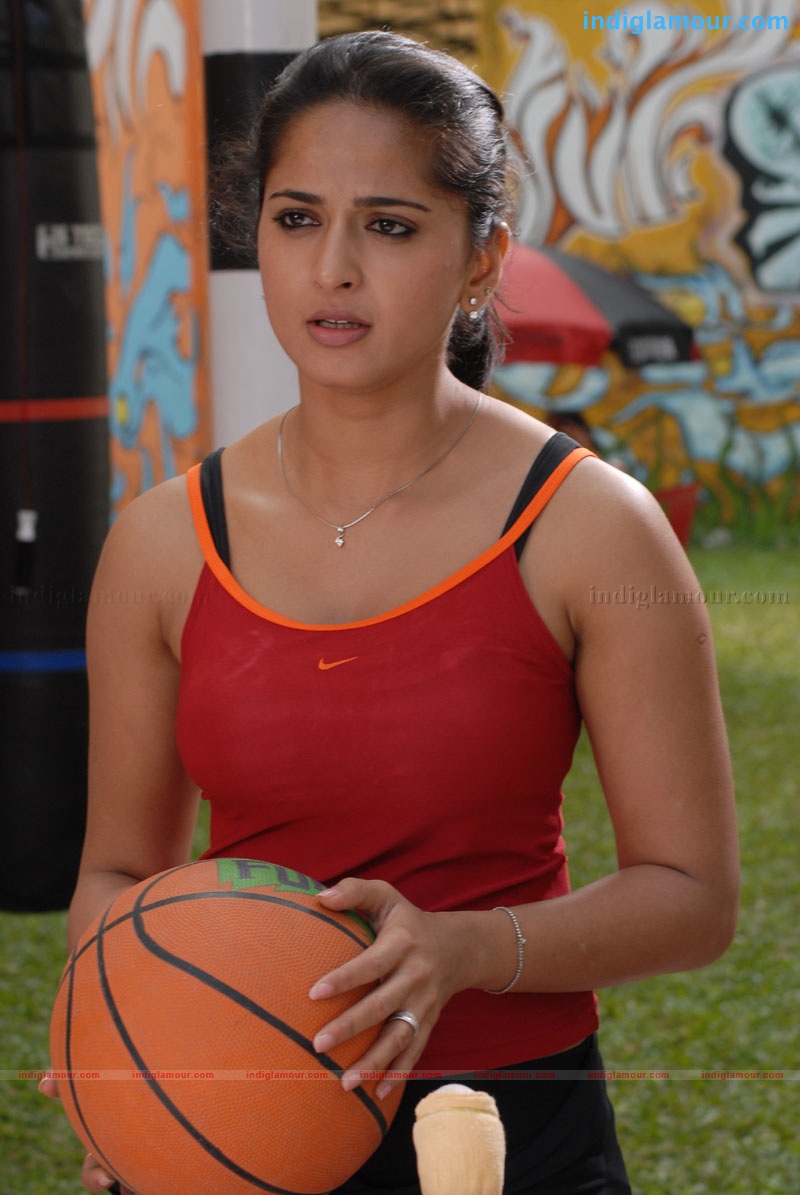 Anushka Actress hd photo