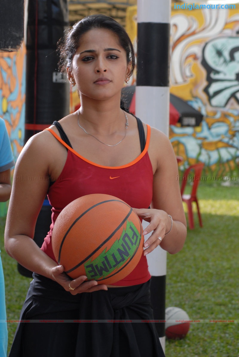 Anushka Actress hd photo