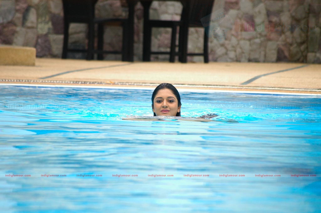 Vimala Raman Actress hd photo