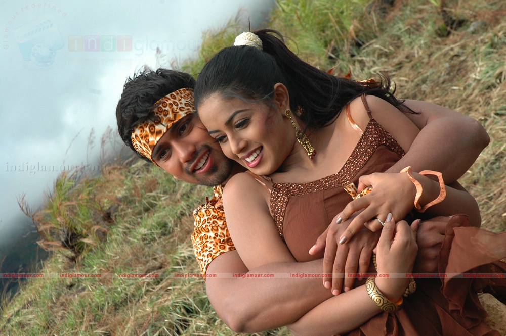 Poorna Actress hd photo