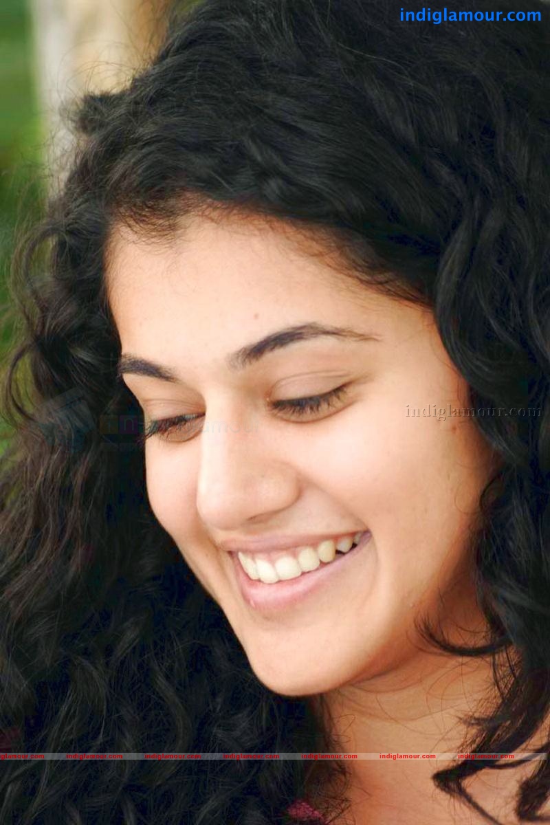 Tapsee Actress hd photo