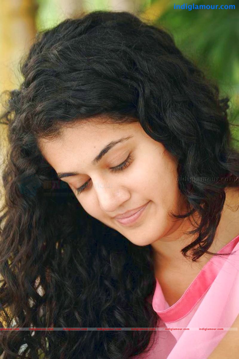 Tapsee Actress hd photo