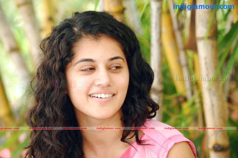 Tapsee Actress hd photo