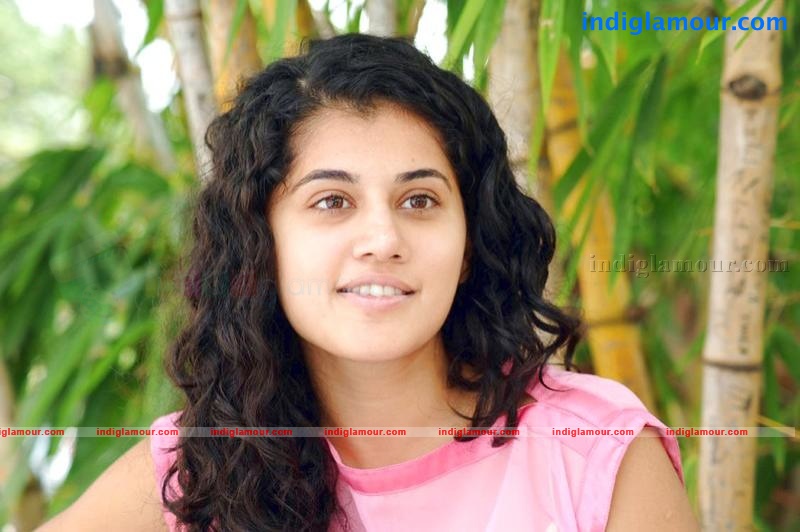 Tapsee Actress hd photo