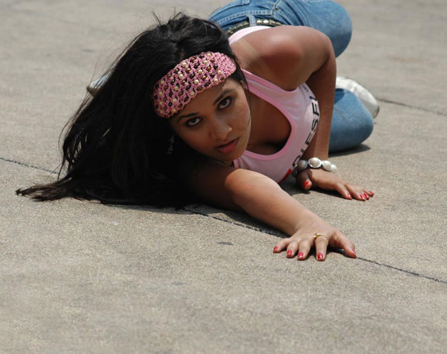 Nisha Kothari Actress hd photo