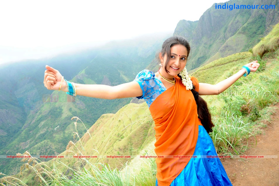 Bhama Actress hd photo